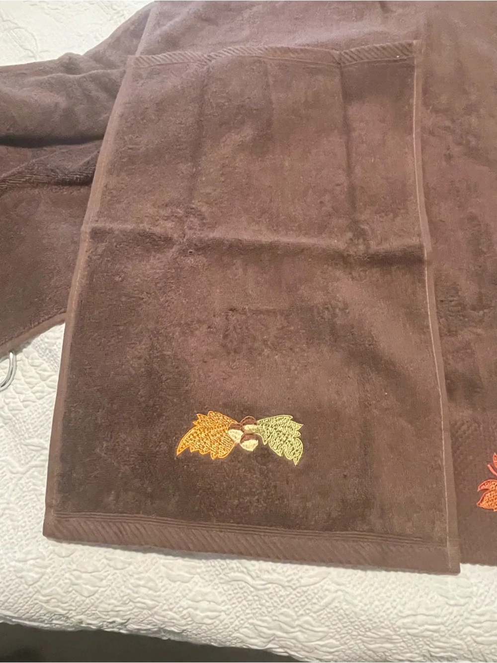 Harvest Moon Collection Chocolate Brown 4 Towel Set w/embroidered leaves